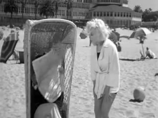 only girls in jazz (marilyn monroe) / some like it hot (1959) big tits big ass natural tits granny